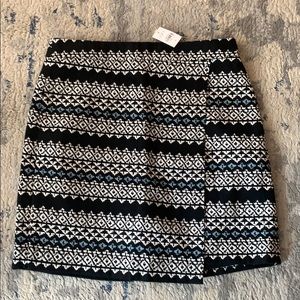 NWT LOFT FAUX WRAP SKIRT. WOMENS SIZE 6.
